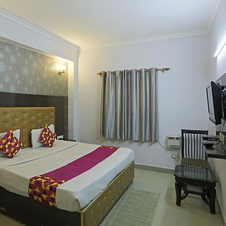 Airport Samara Inn New Delhi Exterior photo