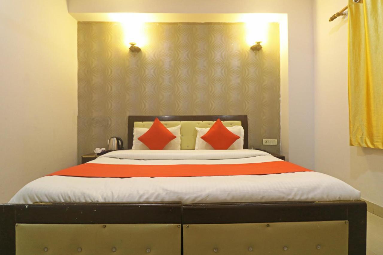 Airport Samara Inn New Delhi Exterior photo