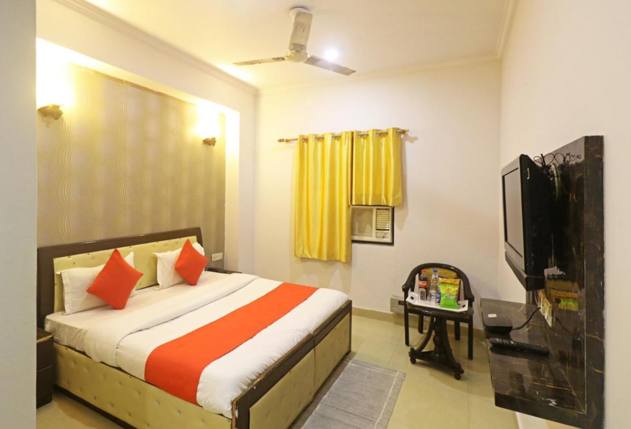Airport Samara Inn New Delhi Exterior photo