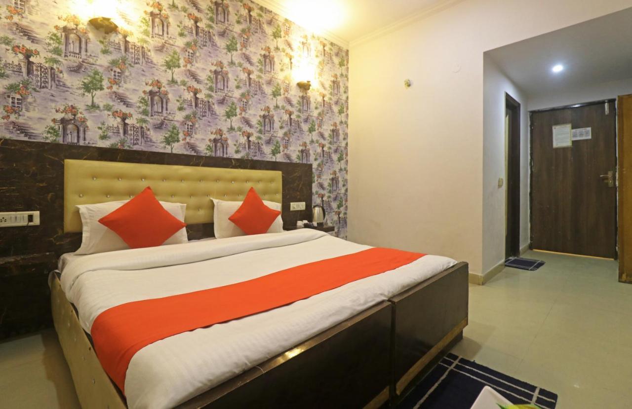 Airport Samara Inn New Delhi Exterior photo