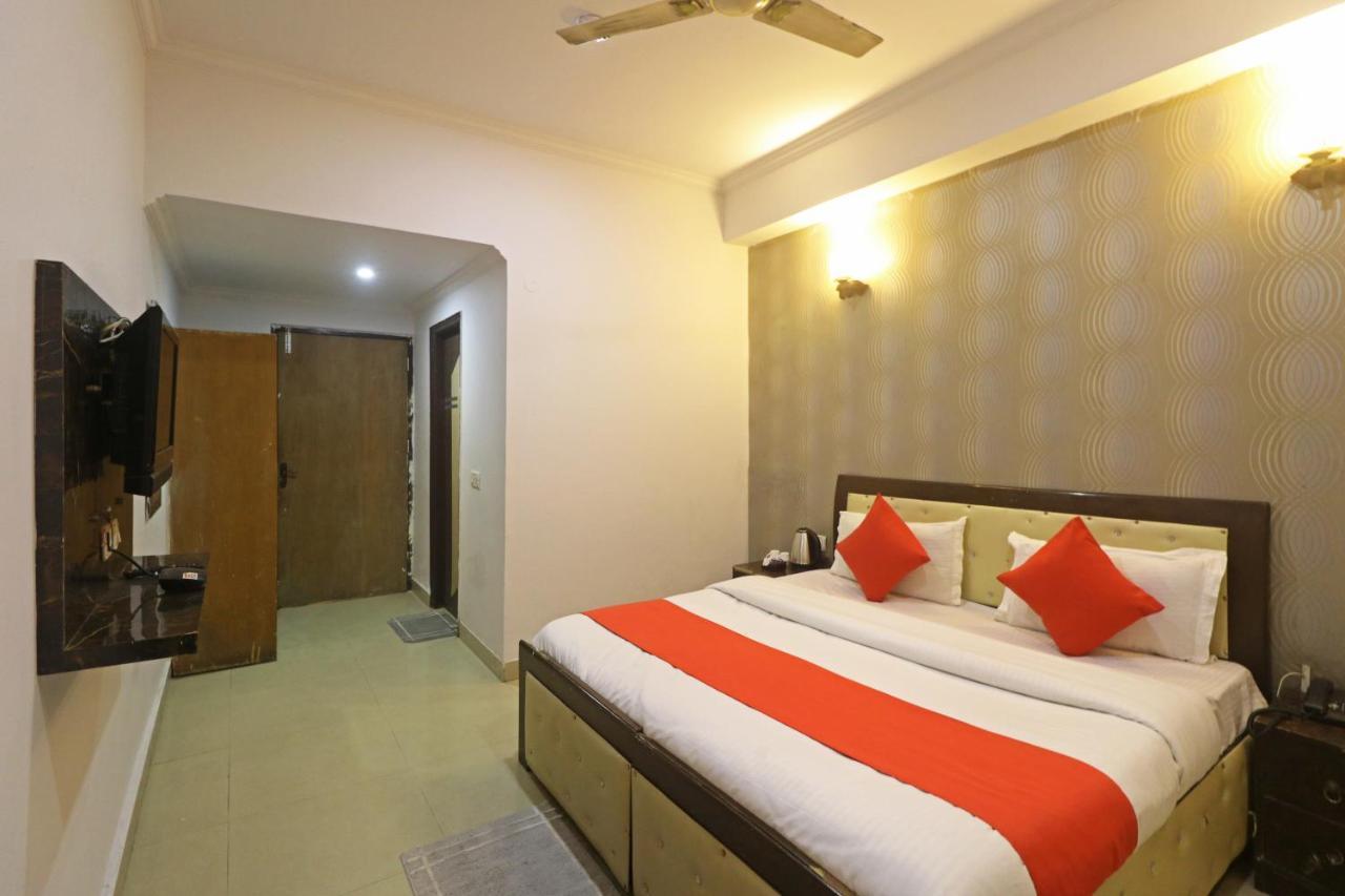 Airport Samara Inn New Delhi Exterior photo