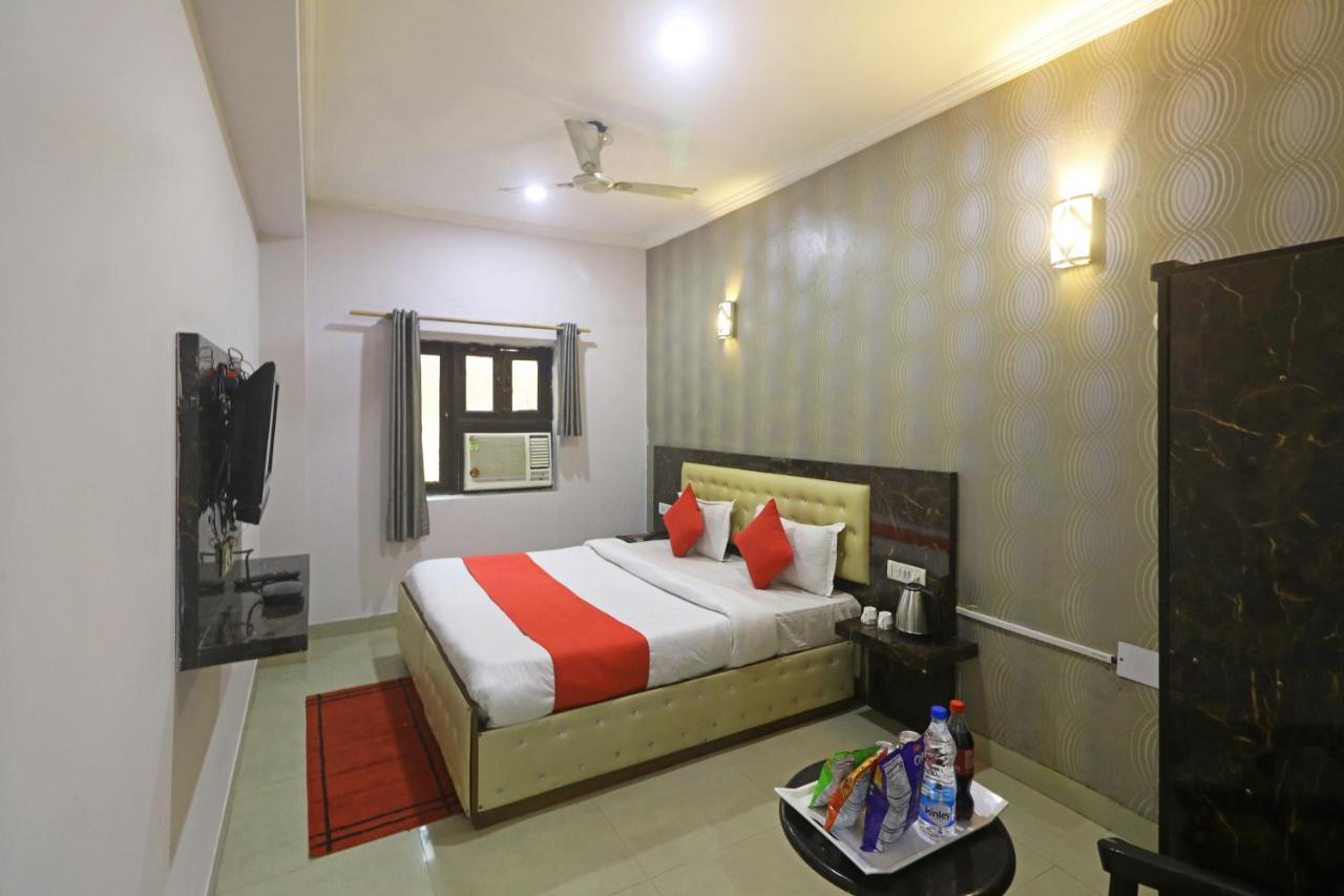 Airport Samara Inn New Delhi Exterior photo