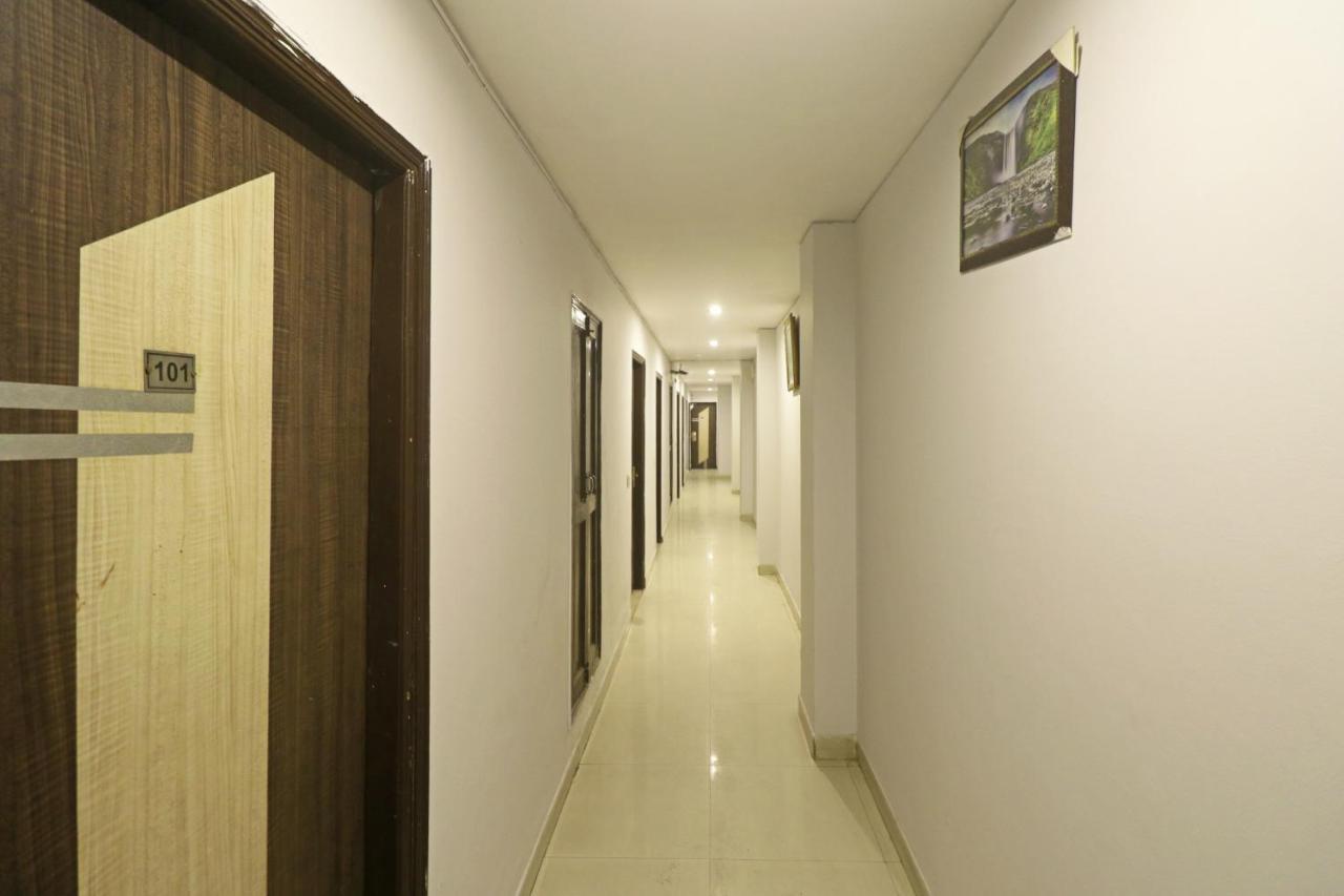 Airport Samara Inn New Delhi Exterior photo