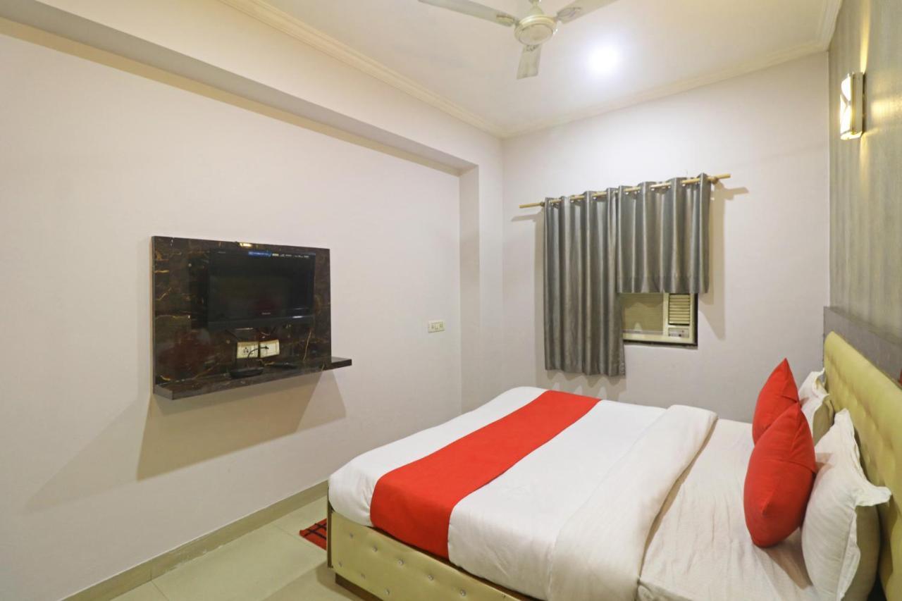 Airport Samara Inn New Delhi Exterior photo