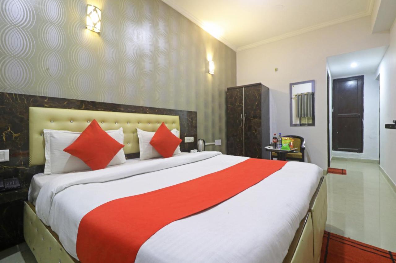Airport Samara Inn New Delhi Exterior photo