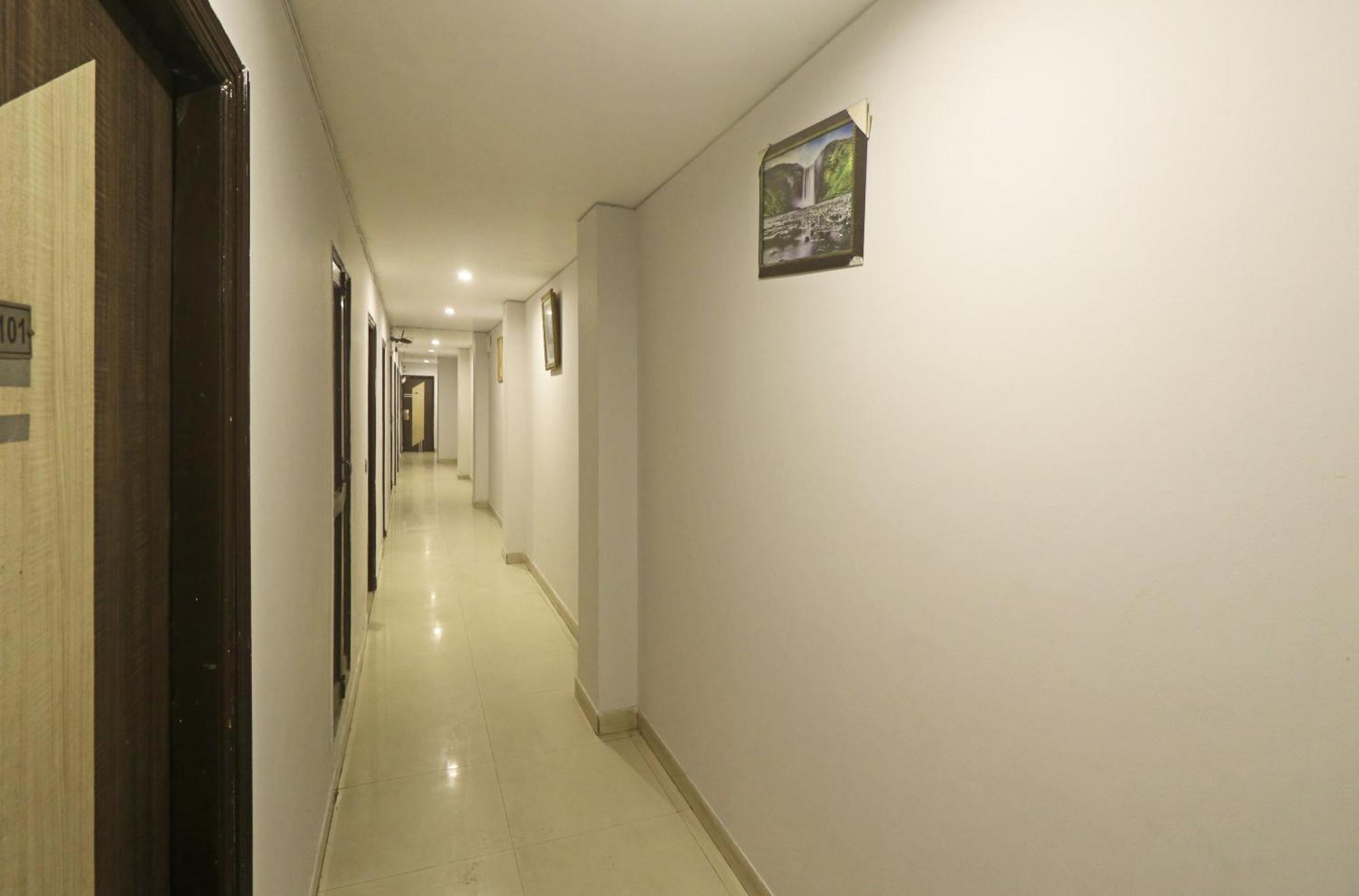 Airport Samara Inn New Delhi Exterior photo