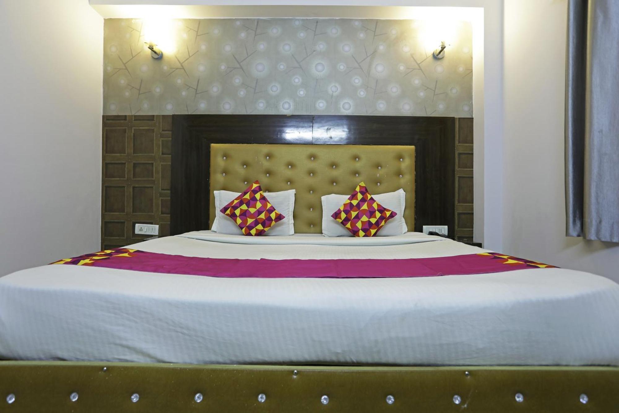 Airport Samara Inn New Delhi Exterior photo