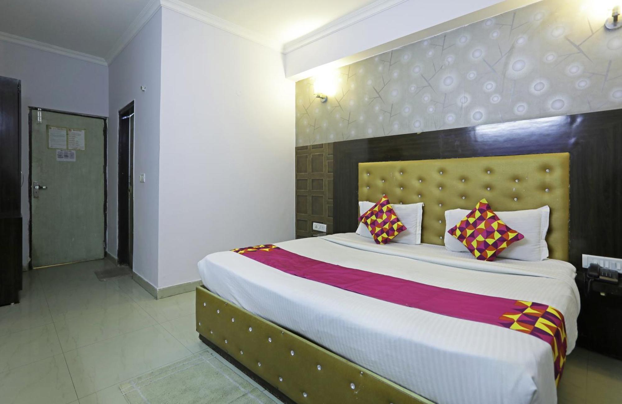 Airport Samara Inn New Delhi Exterior photo